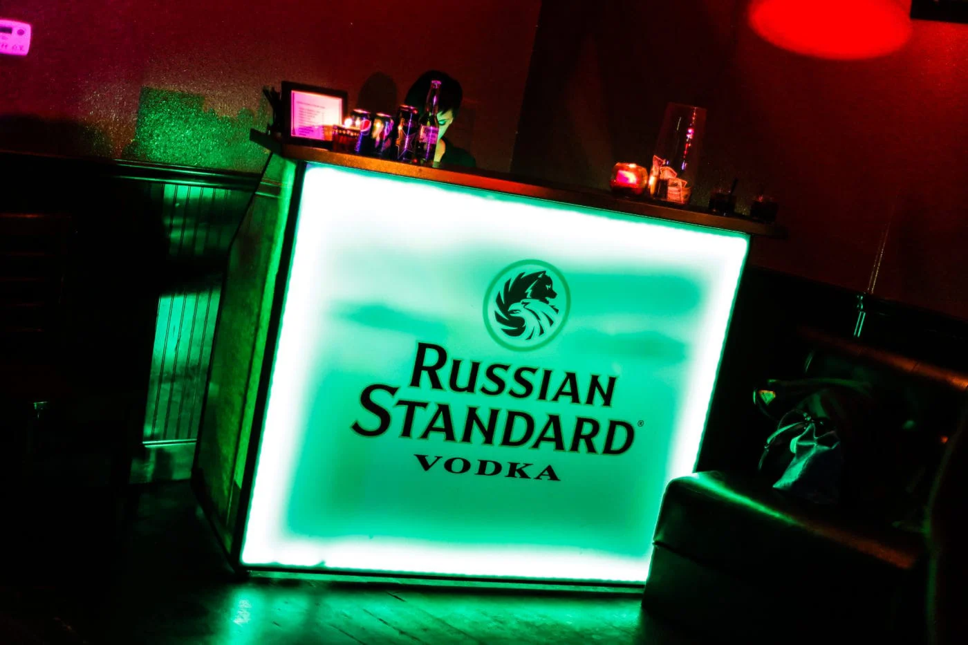 Standard Bar w Graphics & Green LED Russian Standard Vodka